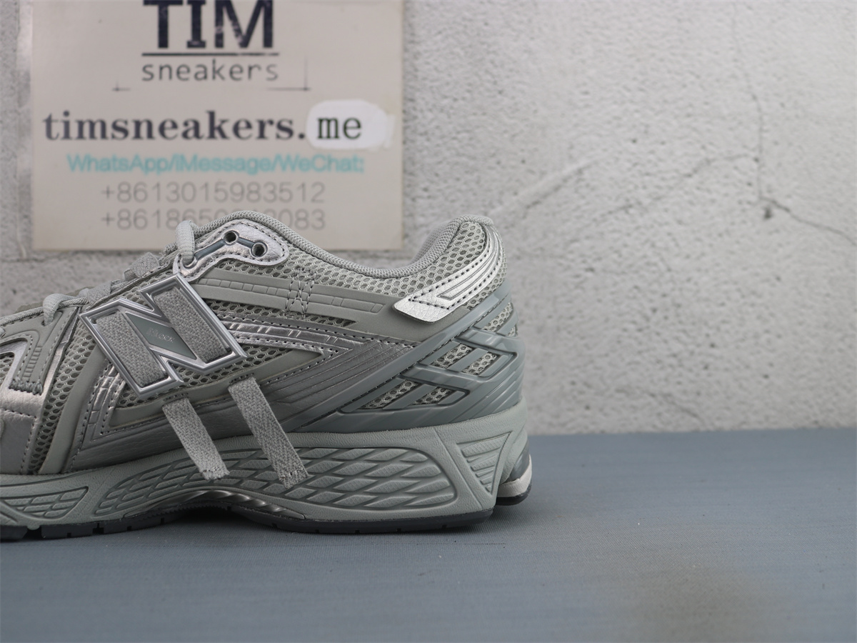 New Balance 1906A Concrete Silver Metallic M1906AG